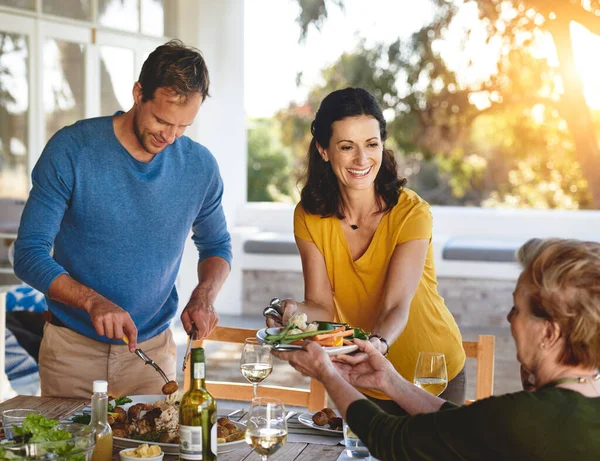 Lunchtime Family Time Happy Family Enjoying Lunch Together Table — Stock Photo, Image