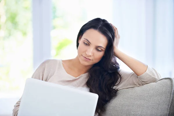 Surfing Web Home Young Woman Sitting Her Sofa Looking Her — Stock Photo, Image