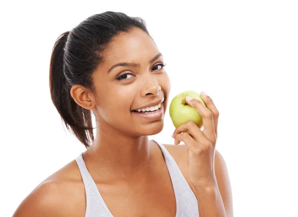 Élvezem Egészséges Harapnivalót Egy Gyönyörű Fiatal Sportruházatban Almát Eszik — Stock Fotó
