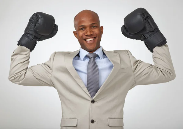Готовий Взяти Себе Всі Ділові Змагання Знімок Афроамериканського Бізнесмена Боксерських — стокове фото