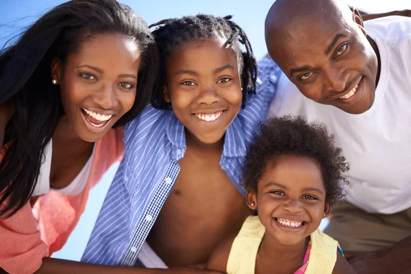 Going Huddle Low View Portrait Happy African American Family Spending — Stock Photo, Image