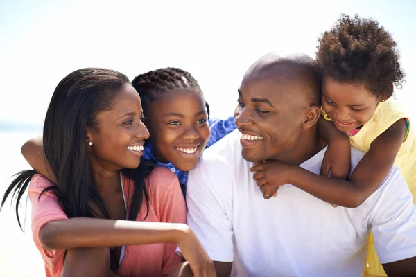 Tempos Divertidos Com Família Uma Família Afro Americana Desfrutando Dia — Fotografia de Stock