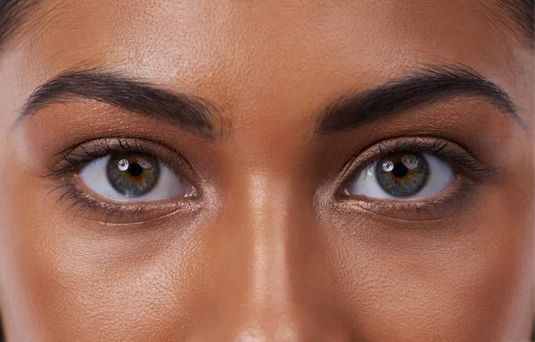 Hennes Ögon Avslöjar Inre Skönhet Närbild Porträtt Vacker Ung Kvinna — Stockfoto