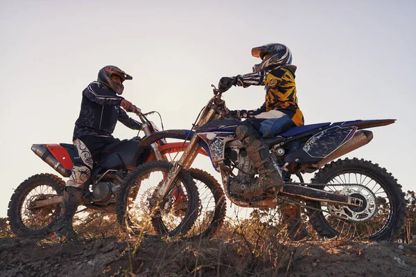 Prêt Aller Face Face Deux Motocross Assis Face Face Sur — Photo