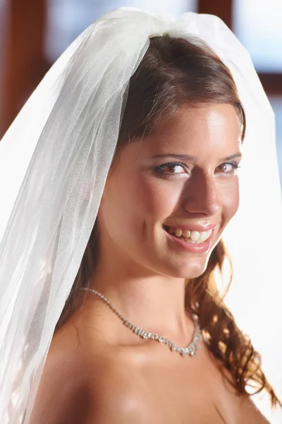 Strahlende Braut Porträt Einer Jungen Braut Ihrem Hochzeitstag — Stockfoto