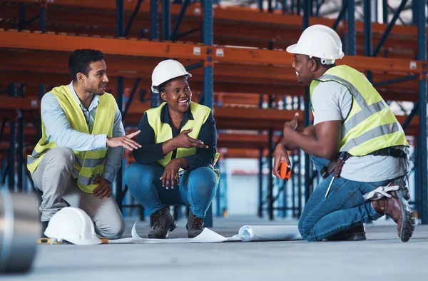 What Would You Suggest Group Contractors Crouching Warehouse Together Using — Stock Photo, Image