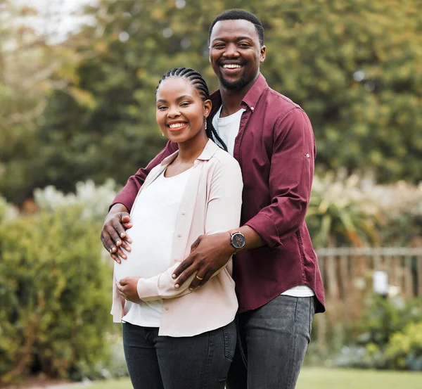 Mantener Futuro Mis Manos Una Joven Pareja Embarazada Posando Juntos —  Fotos de Stock