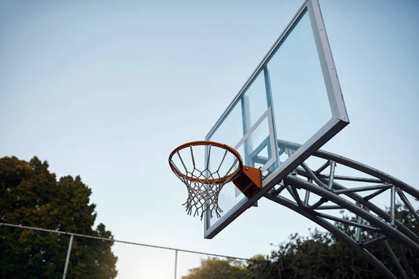 Візьми Постріл Крупним Планом Знімок Баскетбольного Кільця Спортивному Майданчику — стокове фото