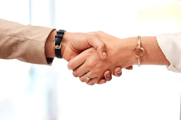 Merger Greatly Expand Our Reach Market Closeup Shot Two Unrecognisable — Stock Photo, Image
