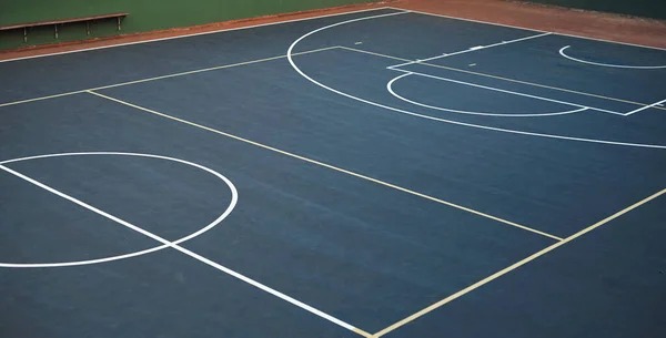 Ηρέμησε Και Έλα Ρίξεις Μερικά Καλάθια Άδειο Γήπεδο Μπάσκετ — Φωτογραφία Αρχείου
