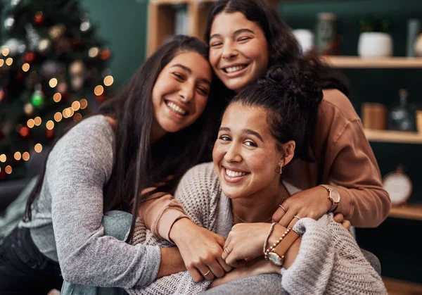 Kız Kardeşler Noel Baba Nın Iyi Hediyeleridir Genç Kız Kardeşler — Stok fotoğraf
