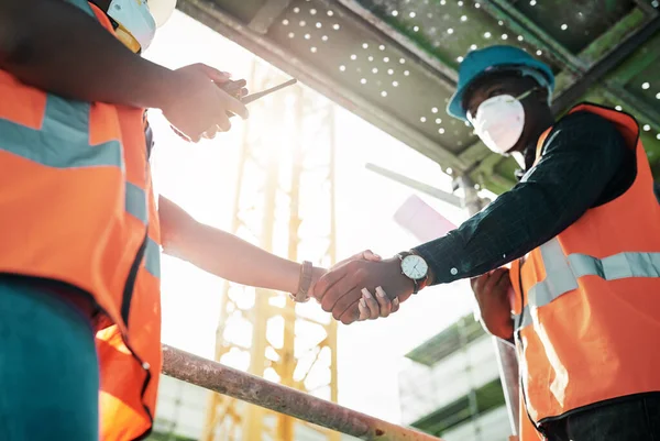 Eine Allianz Schaffen Die Stärker Ist Als Beton Zwei Bauarbeiter — Stockfoto