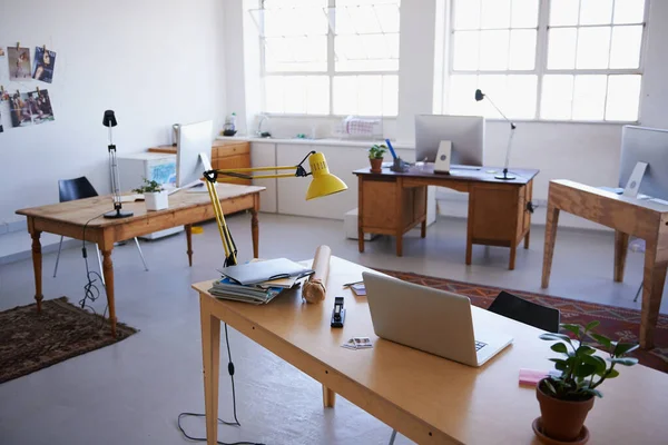 Tomma Kontor Start Eller Laptop Skrivbord Arbetsplatsen Företag Eller Arbetsplats — Stockfoto