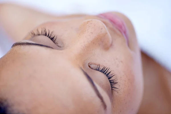 Skincare Wajah Dan Wanita Dengan Ekstensi Bulu Mata Spa Atau — Stok Foto