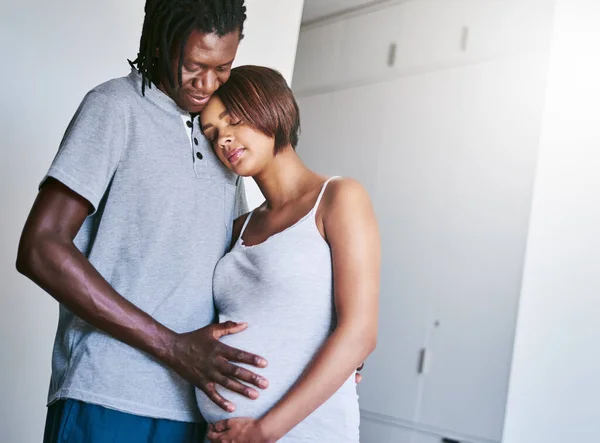 Prometo Cuidar Mamá Joven Tocando Vientre Sus Esposas Embarazadas —  Fotos de Stock