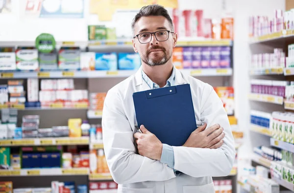 Lidar Com Suas Preocupações Saúde Com Confiança Retrato Farmacêutico Maduro — Fotografia de Stock