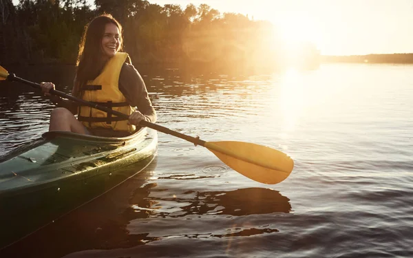 Best Way Start Day Beautiful Young Woman Kayaking Lake Outdoors — Stock Photo, Image