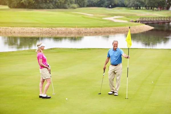 Golf Spielen Ist Etwas Wir Gemeinsam Tun Ein Reifes Paar — Stockfoto