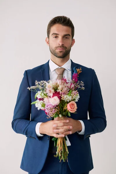 Never Stop Buying Flowers Even Your Wedding Day Studio Shot — Stock Photo, Image