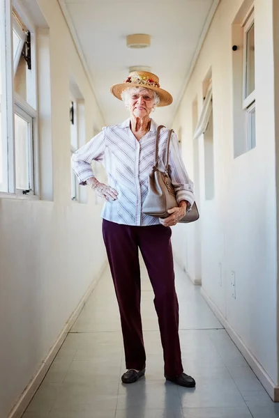 Ist Ein Guter Tag Rauszukommen Porträt Einer Glücklichen Älteren Frau — Stockfoto