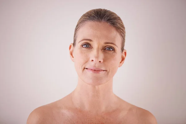 Porträtt Mogen Kvinna Och Age Hudvård Eller Naturlig Skönhet Ansiktsbehandling — Stockfoto