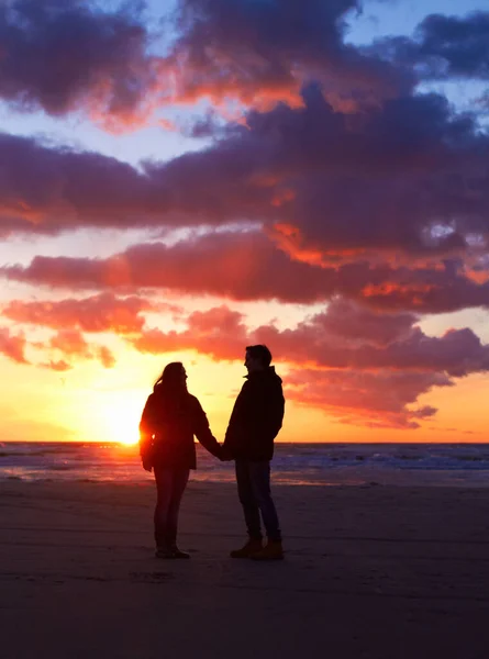 Couple Silhouette Coucher Soleil Sur Plage Rendez Vous Romantique Vacances — Photo