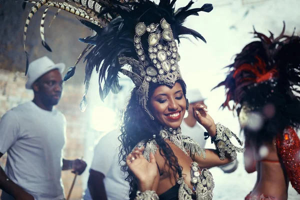 Festival Carnaval Danser Vrouw Glimlachen Met Muziek Sociale Viering Brazilië — Stockfoto