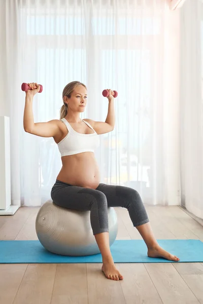 Hamilelik Boyunca Formda Kalmak Için Bir Sürü Neden Var Hamile — Stok fotoğraf