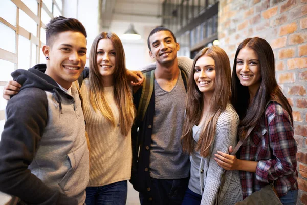 University Friends Portrait People Campus Ready Study Friendship Learning Together — Stock Photo, Image