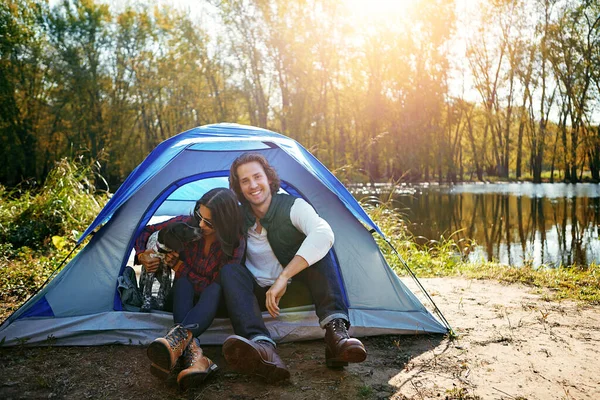His First Definitely His Last Camping Trip Adventurous Couple Out — Stock Photo, Image