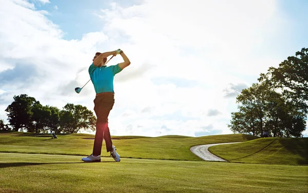 Eso Seguimiento Primera Clase Través Hombre Practicando Swing Campo Golf —  Fotos de Stock