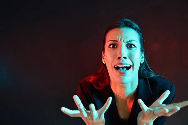 Cant Take Anymore Portrait Desperate Businesswoman Making Anguished Gesture Dark — Stock Photo, Image