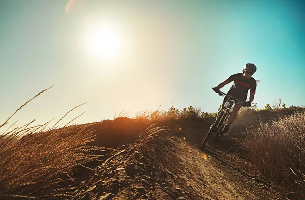 Trails Dont Get Much Better Adventurous Woman Out Cycling Countryside — Stock Photo, Image