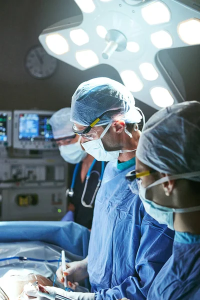 Врятувати Життя Головним Пріоритетом Хірурги Операційній — стокове фото