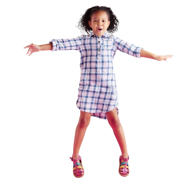 非洲女孩的肖像跳跃和在平整或透明的背景 欢庆或自由 孤独快乐的孩子 卷曲着头发跳舞 一边笑 一边玩耍 — 图库照片