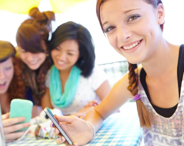 Love Phone Beautiful Young Adolescent Girl Holding Cellphone Her Friends — Stock Photo, Image