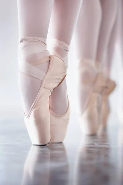 Ballet Danza Zapatos Con Los Pies Puntiagudos Grupo Bailarinas Estudio — Foto de Stock