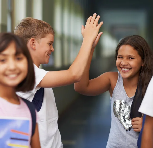 High Five Two School Friends High Fiving Each Other Hallway — Stock Photo, Image