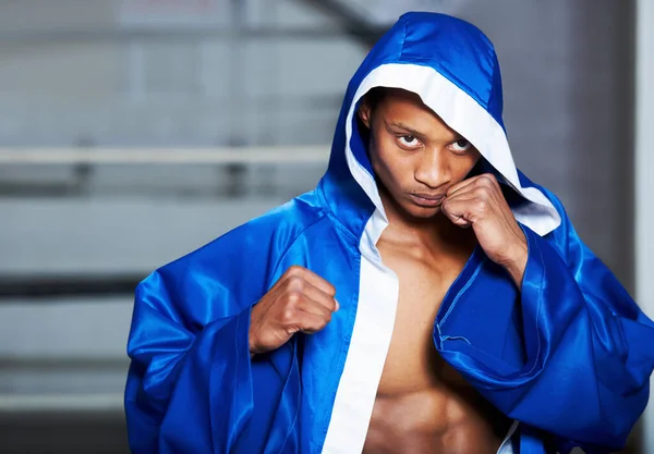 Stahl Seinen Augen Ein Afrikanisch Amerikanischer Boxer Mit Erhobenen Fäusten — Stockfoto