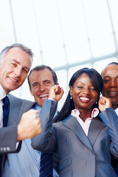 Grupo Empresarios Entusiasmados Que Disfrutan Del Éxito Retrato Grupo Empresarios — Foto de Stock