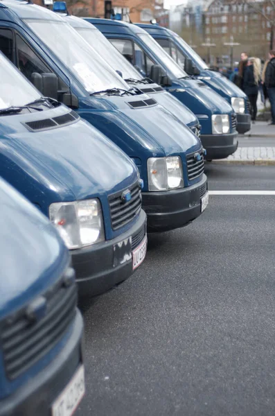 Security Police Row Vans City Public Service Protest March Safety — Stock Photo, Image