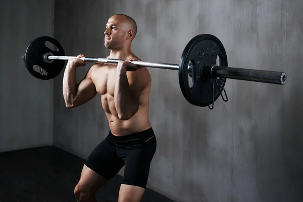 Fitness Man Gewichtheffen Met Lange Halter Voor Training Training Training — Stockfoto
