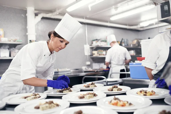 Bringing All Elements Together Chef Plating Food Meal Service Professional — Stock Photo, Image