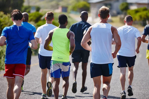 Väg Mot Mållinjen Grupp Män Som Springer Ett Maraton — Stockfoto