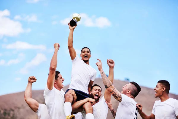 Trudniejsza Gra Tym Większe Zwycięstwo Grupa Młodych Graczy Rugby Świętuje — Zdjęcie stockowe