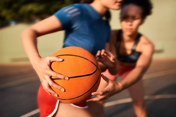 Keeping Stance Strong Unrecognizable Sportswoman Holding Basketball Away Her Opponent — Stock Photo, Image