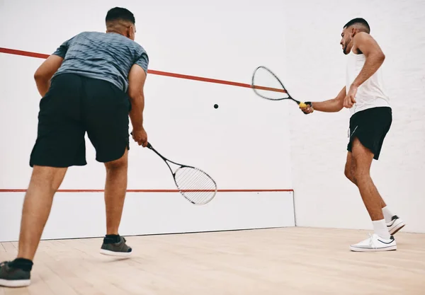 Joue Comme Pensais Deux Jeunes Hommes Jouant Jeu Squash — Photo