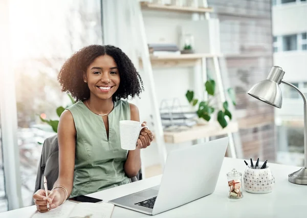 Portrait Business Black Woman Smile Laptop Connection Notebook Coffee Cup — Stock Photo, Image