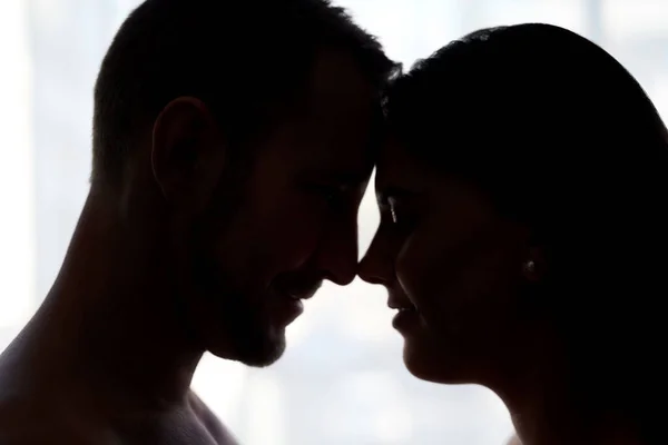 Amor Tudo Que Precisam Jovem Casal Afetuoso Prestes Beijar Seu — Fotografia de Stock