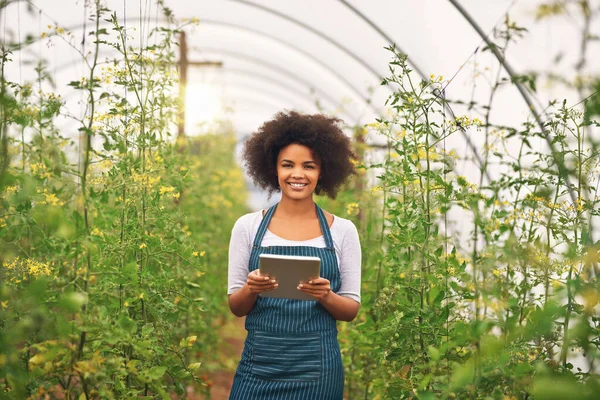Now Can Farm More Efficiently Cropped Portrait Attractive Young Female — Stock Photo, Image